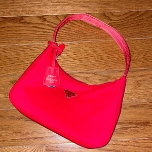 ⚡️FLASH SALE⚡️Prada Nylon Re-Edition 2000 Red